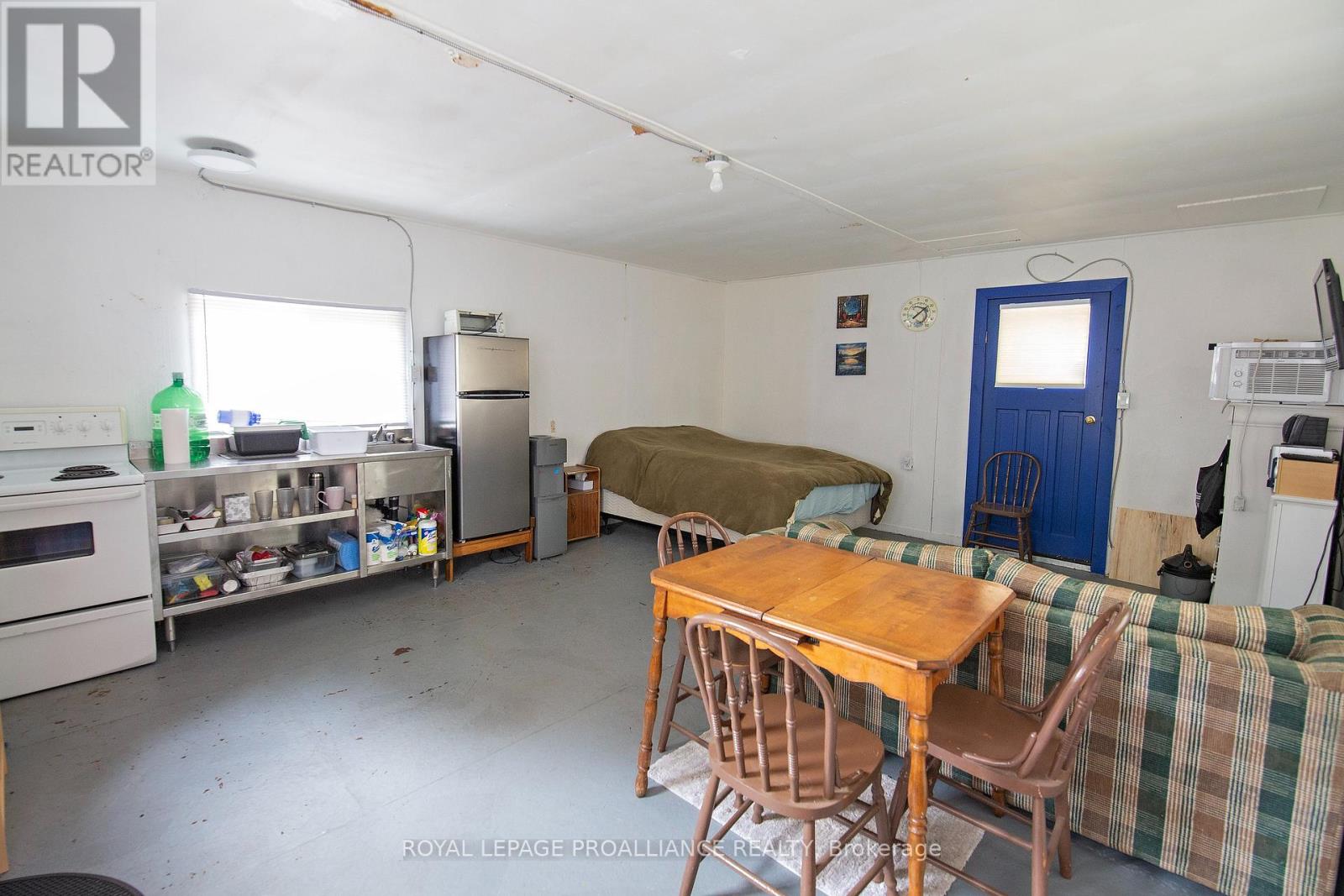 112 Little Finch Lake Road, Addington Highlands, Ontario  K0H 1L0 - Photo 4 - X12426788