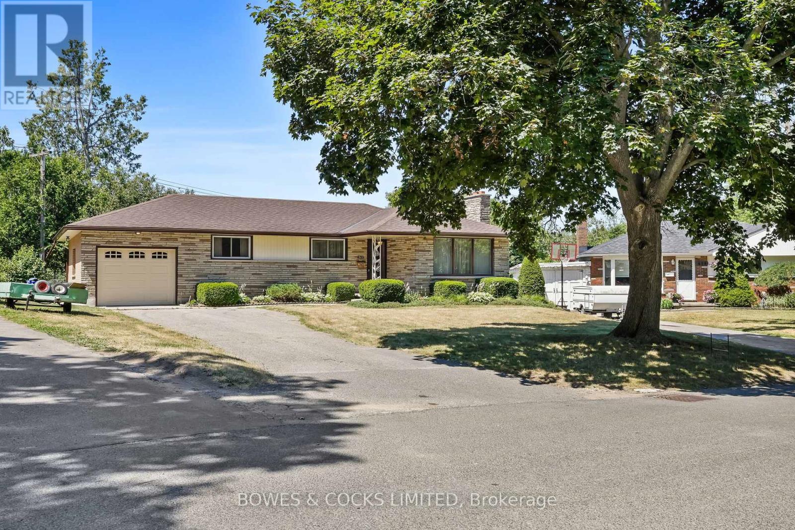 905 Glenholme Avenue, Peterborough, Ontario  K9H 5M4 - Photo 2 - X12426818