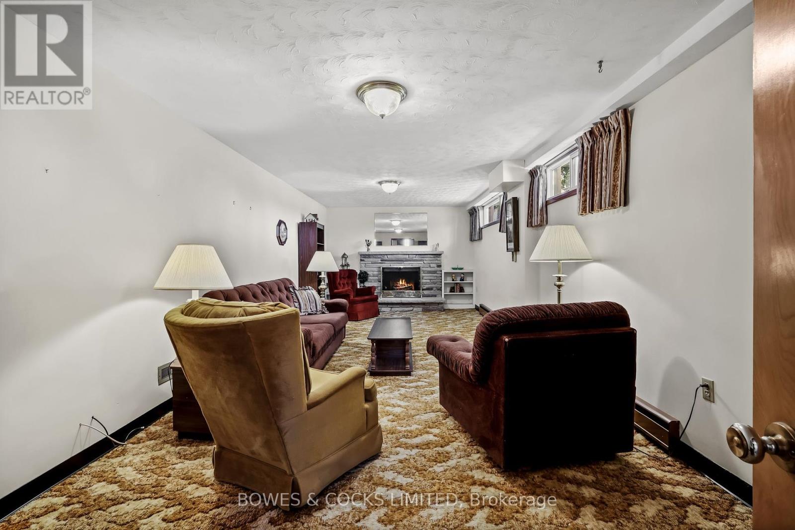 905 Glenholme Avenue, Peterborough, Ontario  K9H 5M4 - Photo 31 - X12426818