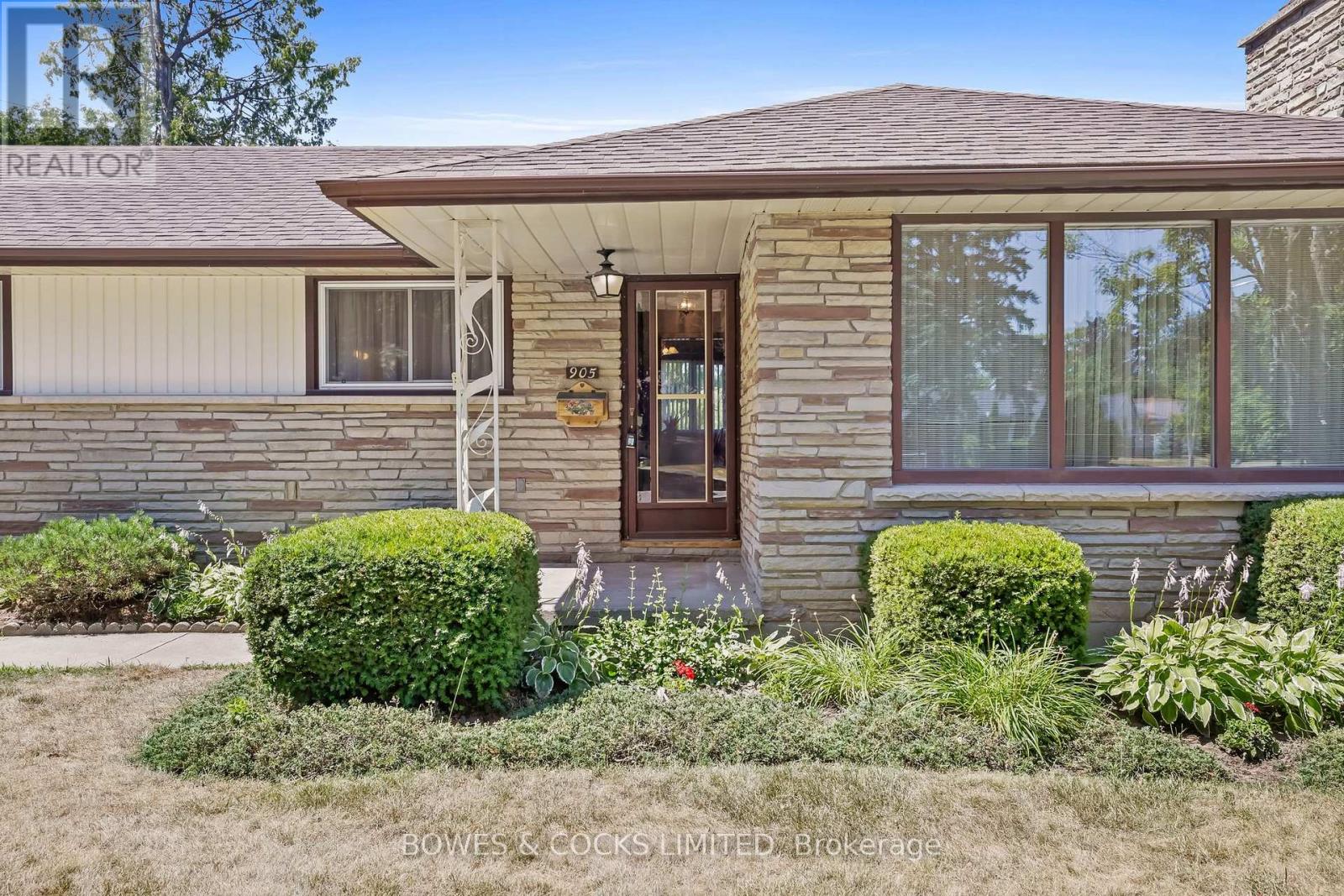 905 Glenholme Avenue, Peterborough, Ontario  K9H 5M4 - Photo 9 - X12426818