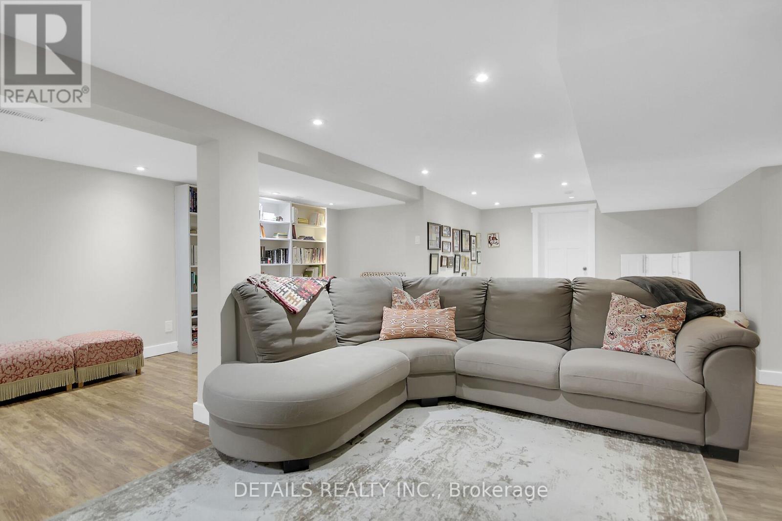 10 Aberfeldy Street, Ottawa, Ontario  K2H 6H5 - Photo 19 - X12426736