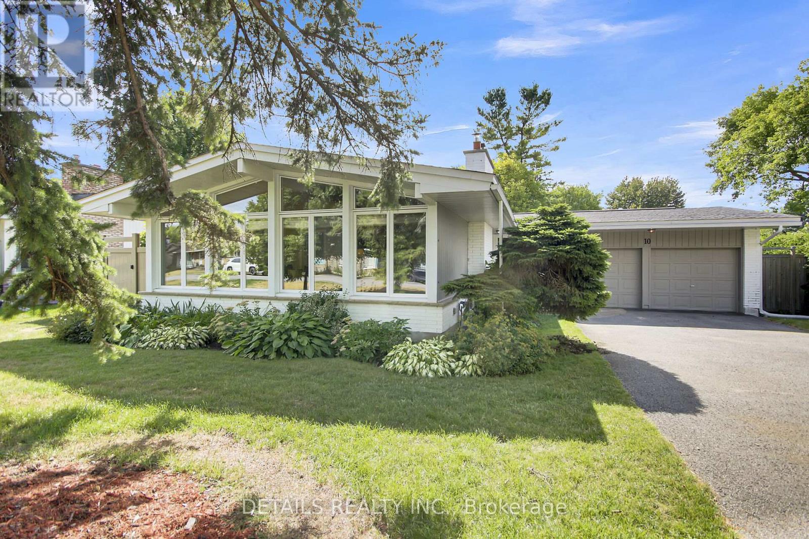 10 Aberfeldy Street, Ottawa, Ontario  K2H 6H5 - Photo 2 - X12426736