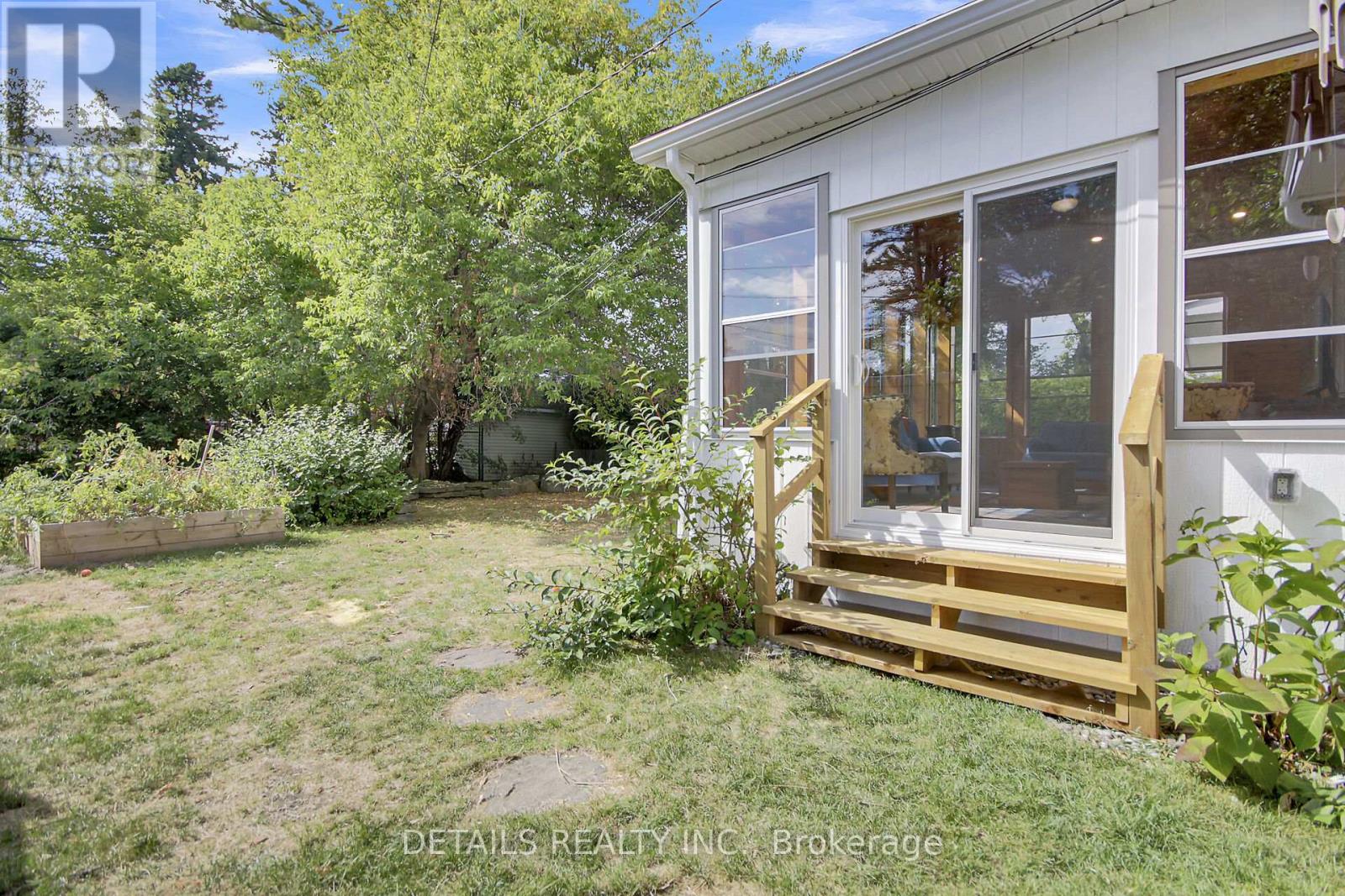 10 Aberfeldy Street, Ottawa, Ontario  K2H 6H5 - Photo 32 - X12426736