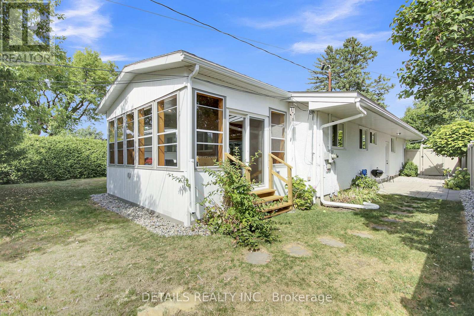 10 Aberfeldy Street, Ottawa, Ontario  K2H 6H5 - Photo 33 - X12426736