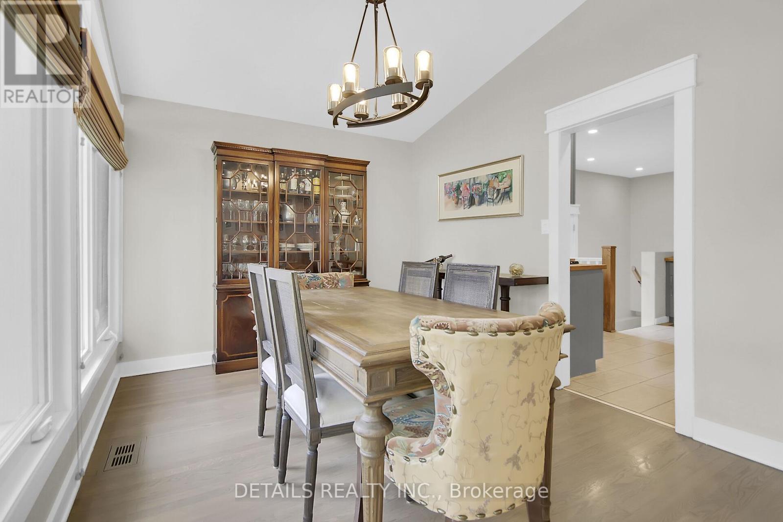 10 Aberfeldy Street, Ottawa, Ontario  K2H 6H5 - Photo 7 - X12426736