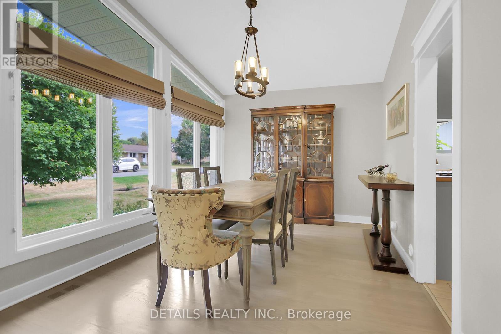 10 Aberfeldy Street, Ottawa, Ontario  K2H 6H5 - Photo 8 - X12426736