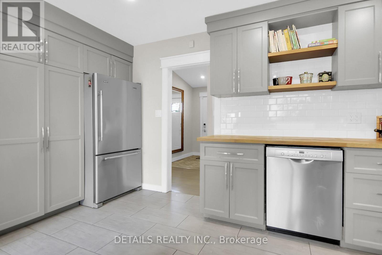 10 Aberfeldy Street, Ottawa, Ontario  K2H 6H5 - Photo 9 - X12426736