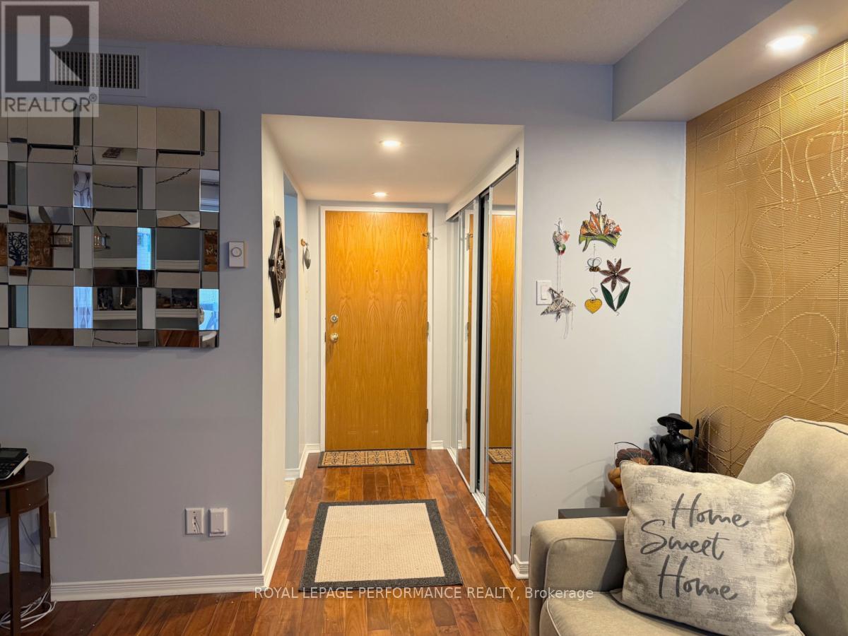 1103 - 199 Kent Street, Ottawa, Ontario  K2P 2K8 - Photo 2 - X12426738
