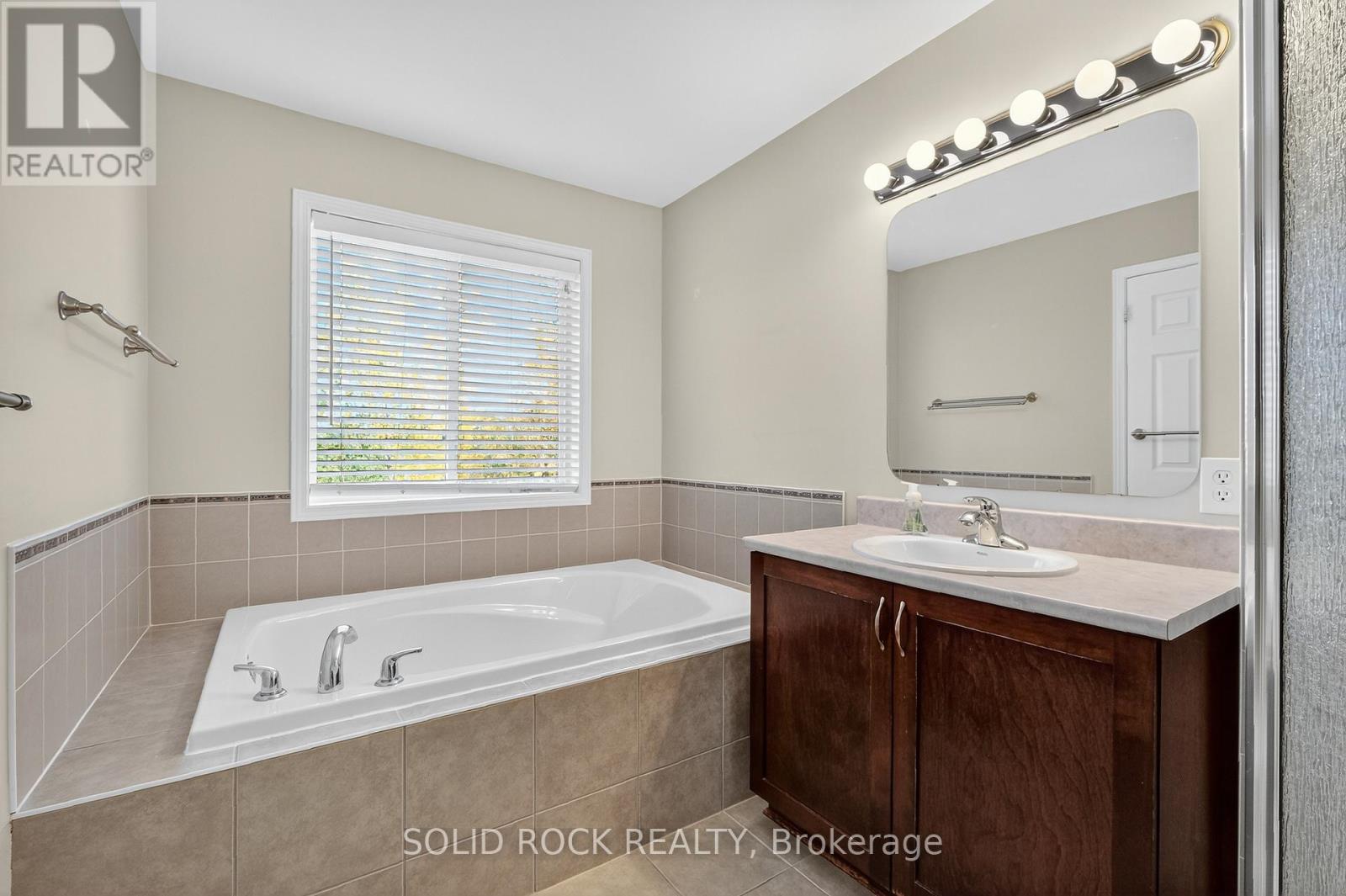 196 Trail Side Circle, Ottawa, Ontario  K4A 5B4 - Photo 29 - X12426746