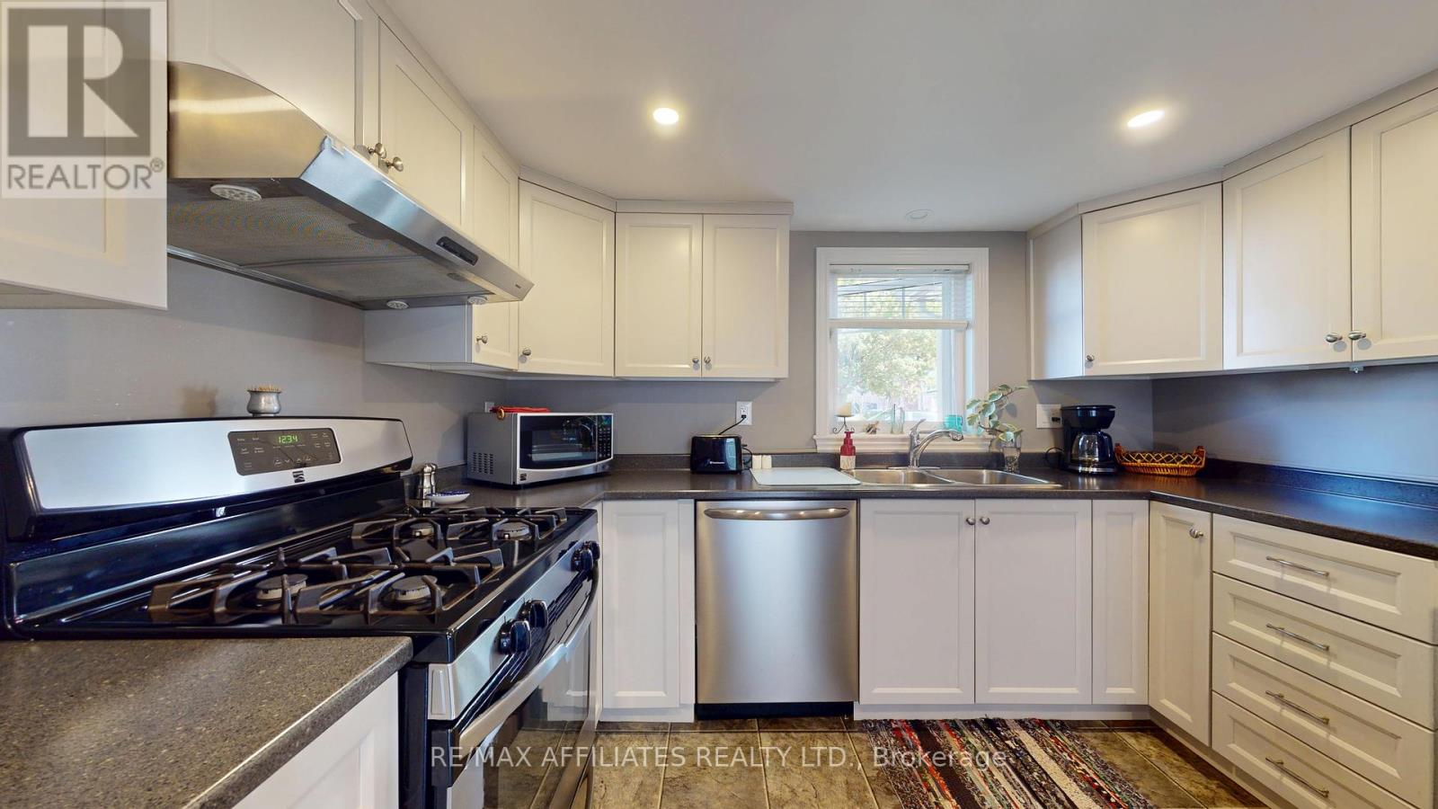 2 Daniel Street, Brockville, Ontario  K6V 4Z3 - Photo 15 - X12426755