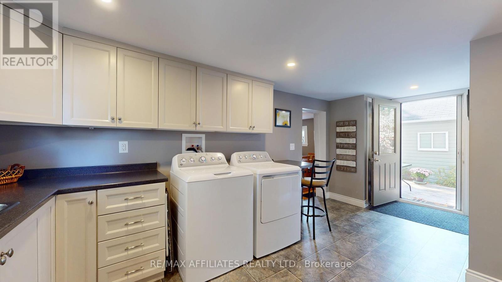 2 Daniel Street, Brockville, Ontario  K6V 4Z3 - Photo 16 - X12426755