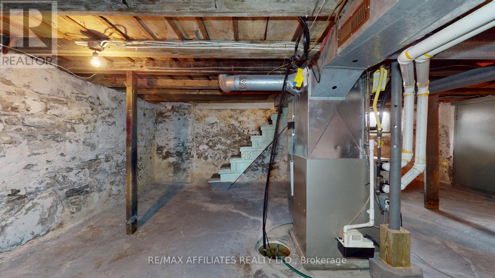 2 Daniel Street, Brockville, Ontario  K6V 4Z3 - Photo 27 - X12426755