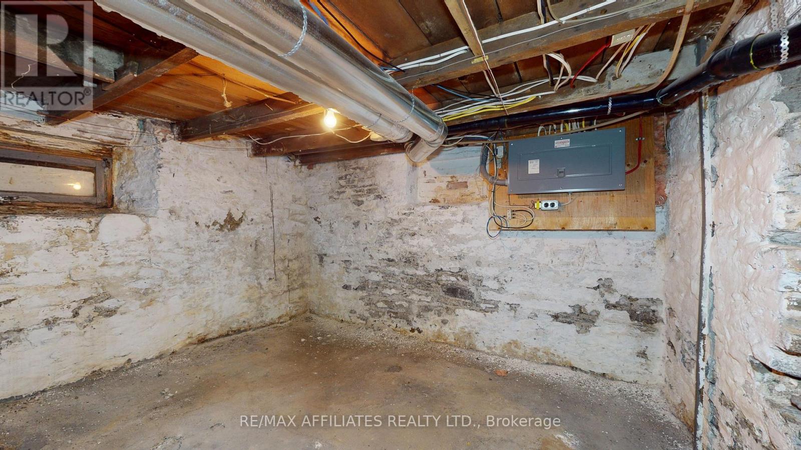 2 Daniel Street, Brockville, Ontario  K6V 4Z3 - Photo 28 - X12426755