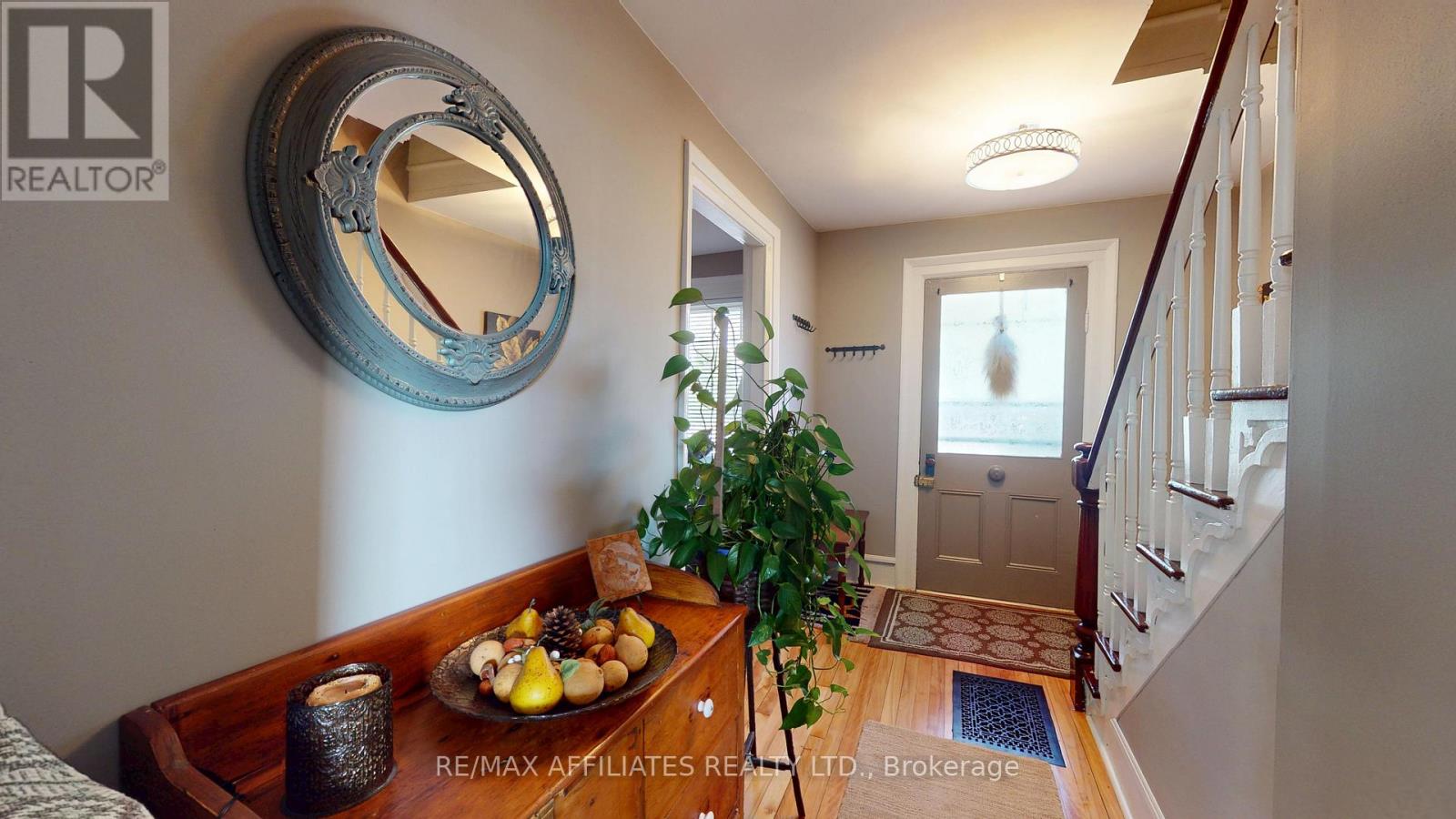 2 Daniel Street, Brockville, Ontario  K6V 4Z3 - Photo 5 - X12426755