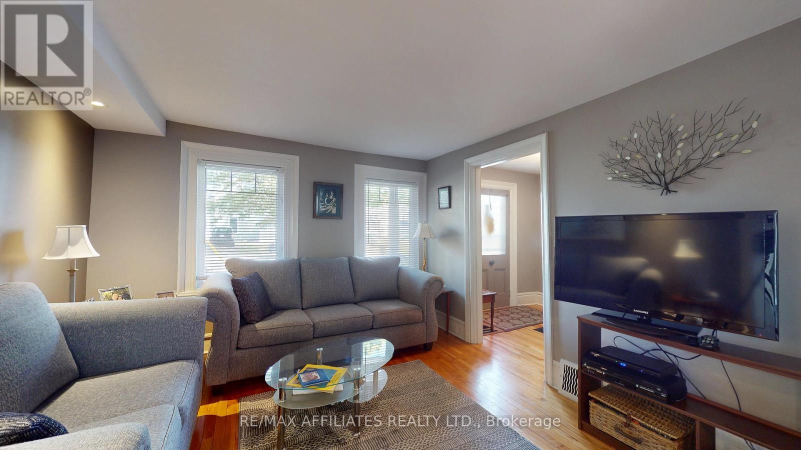 2 Daniel Street, Brockville, Ontario  K6V 4Z3 - Photo 7 - X12426755