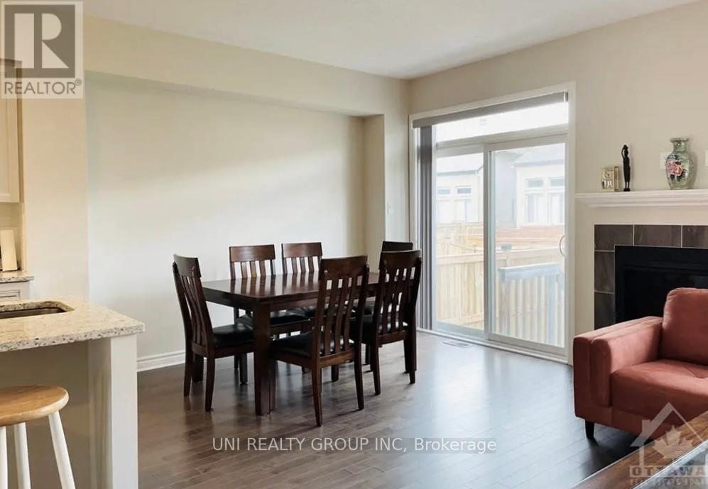 520 Earnscliffe Grove, Ottawa, Ontario  K4M 0E2 - Photo 10 - X12426772