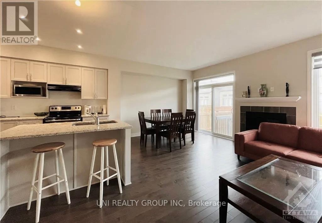 520 Earnscliffe Grove, Ottawa, Ontario  K4M 0E2 - Photo 11 - X12426772