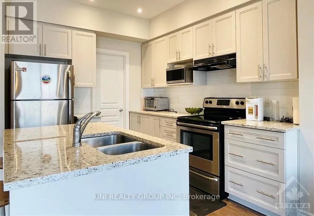 520 Earnscliffe Grove, Ottawa, Ontario  K4M 0E2 - Photo 13 - X12426772