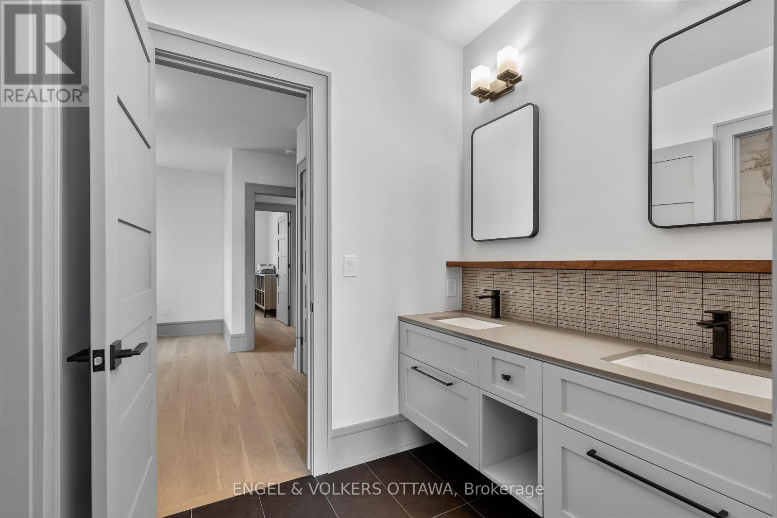 37 Clarendon Avenue, Ottawa, Ontario  K1Y 0P3 - Photo 34 - X12426825