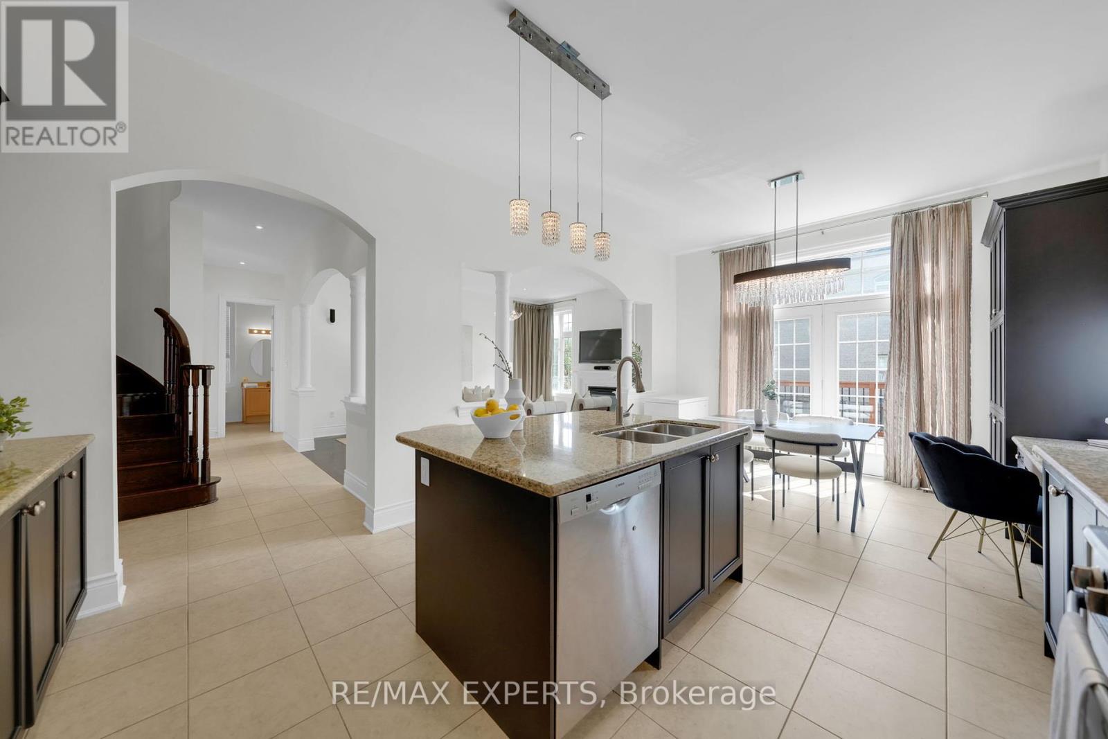 134 Orleans Circle, Vaughan, Ontario  L4H 0V3 - Photo 16 - N12426627
