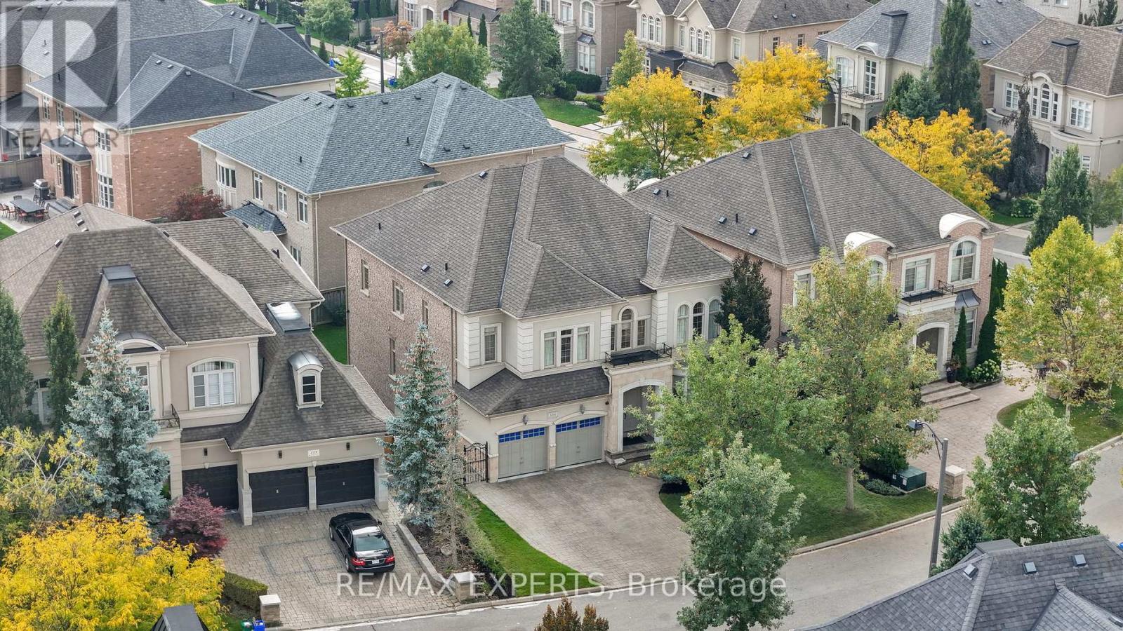 134 Orleans Circle, Vaughan, Ontario  L4H 0V3 - Photo 2 - N12426627