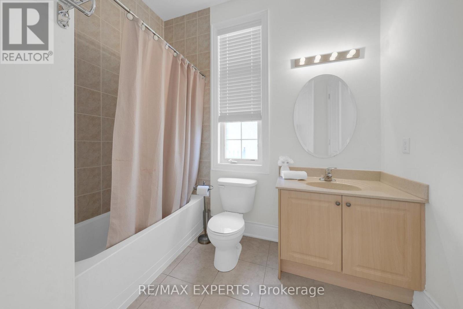 134 Orleans Circle, Vaughan, Ontario  L4H 0V3 - Photo 26 - N12426627