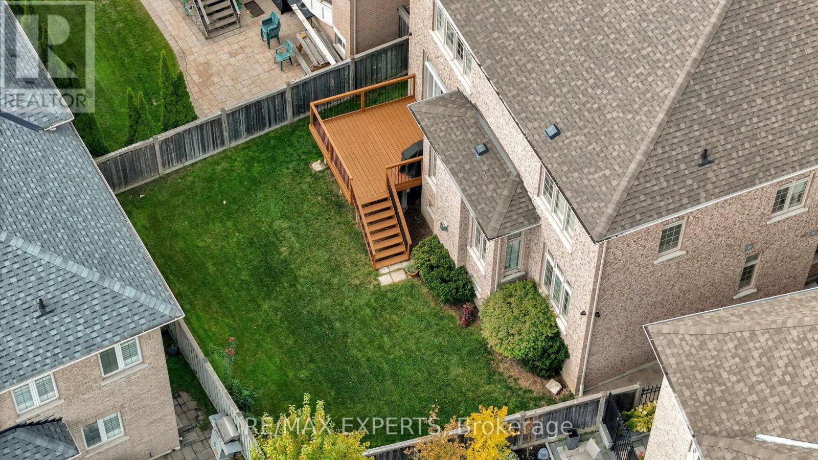 134 Orleans Circle, Vaughan, Ontario  L4H 0V3 - Photo 4 - N12426627