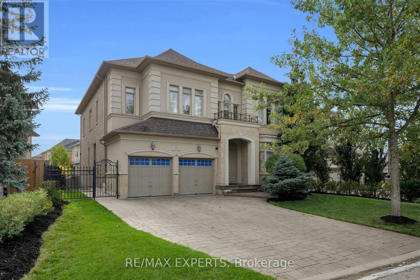 134 Orleans Circle, Vaughan, Ontario  L4H 0V3 - Photo 5 - N12426627