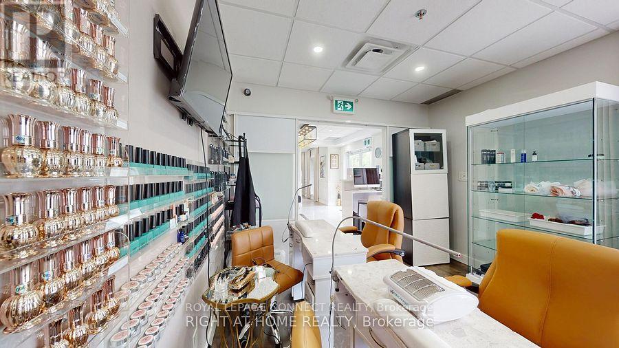 1 & 13a - 10 Cox Boulevard, Markham, Ontario  L3R 4G2 - Photo 10 - N12426630
