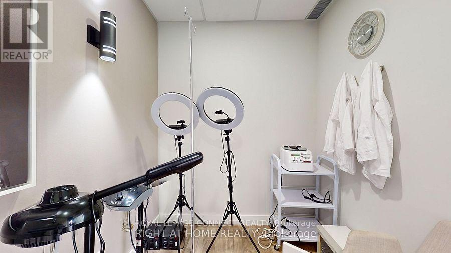 1 & 13a - 10 Cox Boulevard, Markham, Ontario  L3R 4G2 - Photo 11 - N12426630