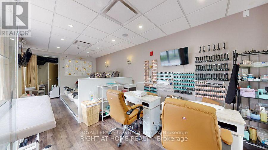 1 & 13a - 10 Cox Boulevard, Markham, Ontario  L3R 4G2 - Photo 9 - N12426630