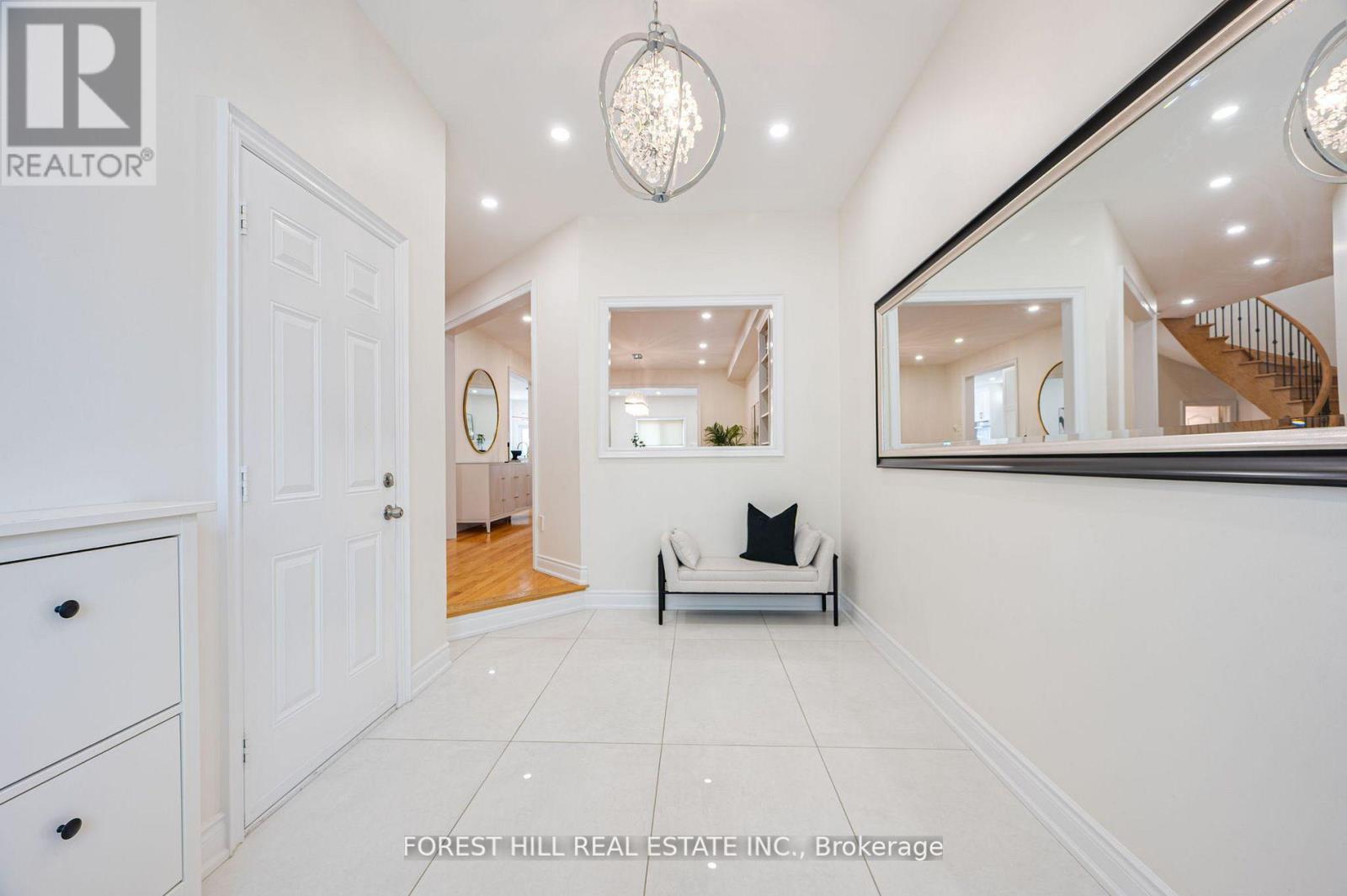 486 Apple Blossom Drive, Vaughan, Ontario  L4J 9A3 - Photo 3 - N12426673