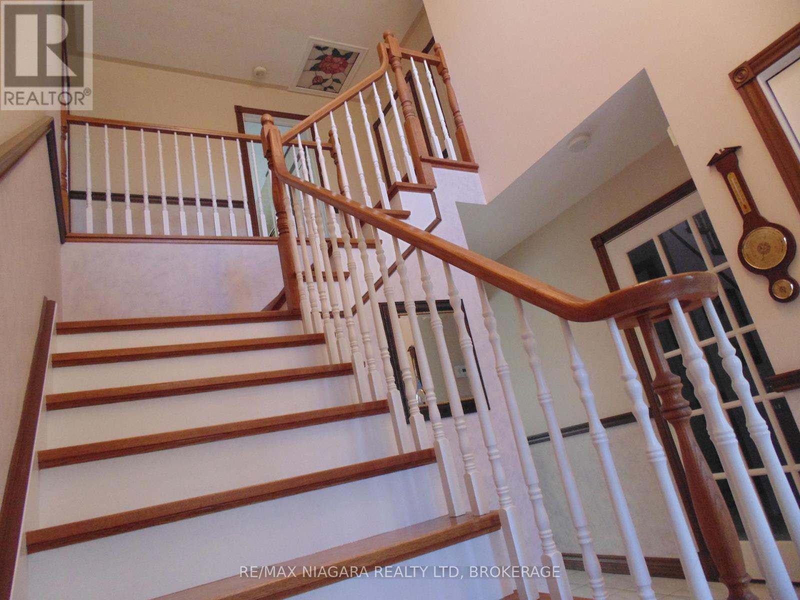 683 Canboro Road, Pelham, Ontario  L0S 1C0 - Photo 8 - X12426712
