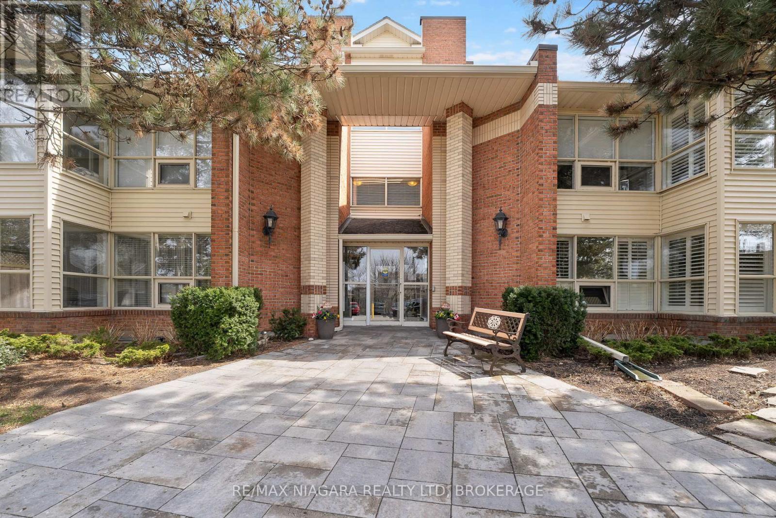 301 - 244 Lakeshore Road, St. Catharines, Ontario  L2M 1R6 - Photo 2 - X12426742
