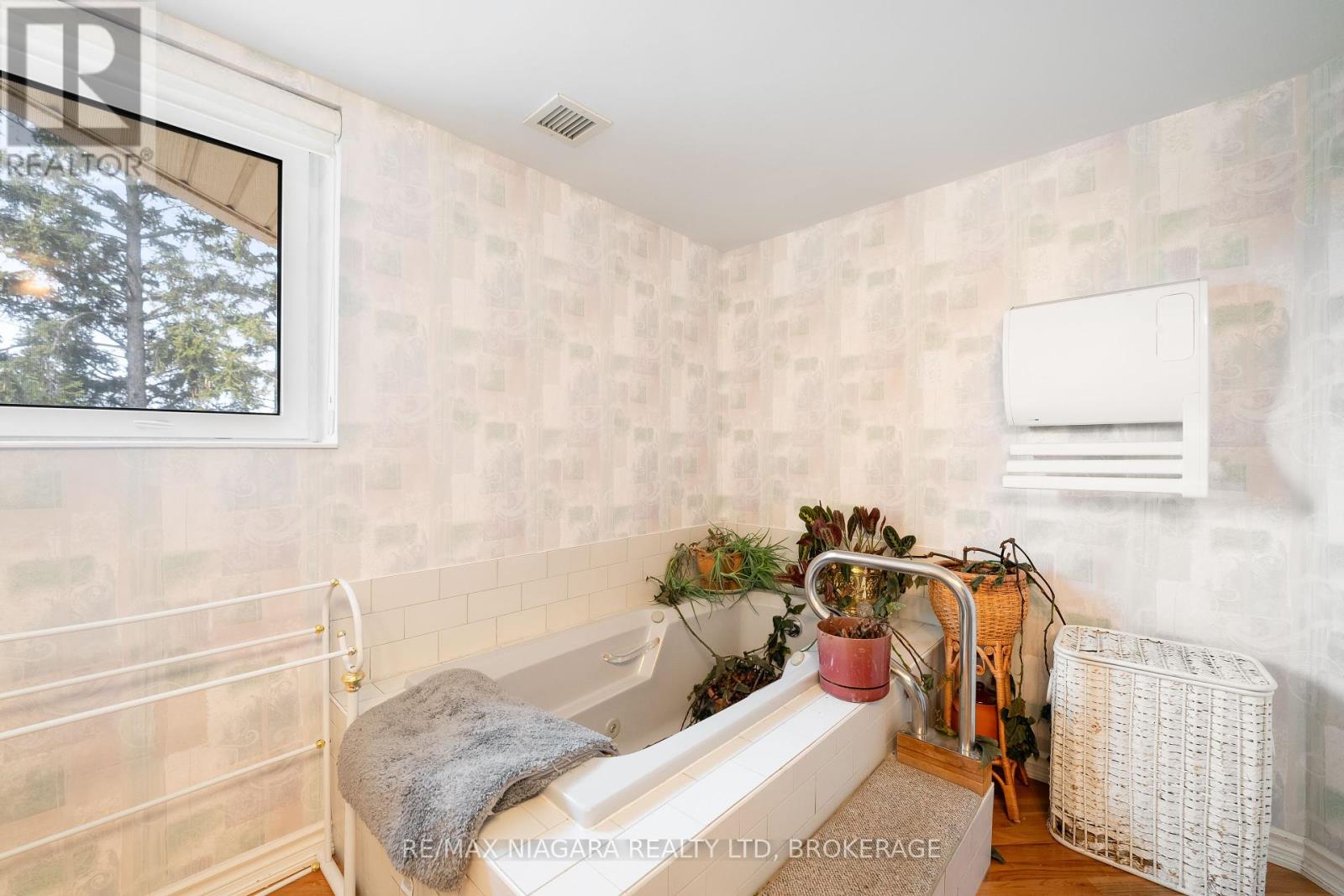 301 - 244 Lakeshore Road, St. Catharines, Ontario  L2M 1R6 - Photo 28 - X12426742