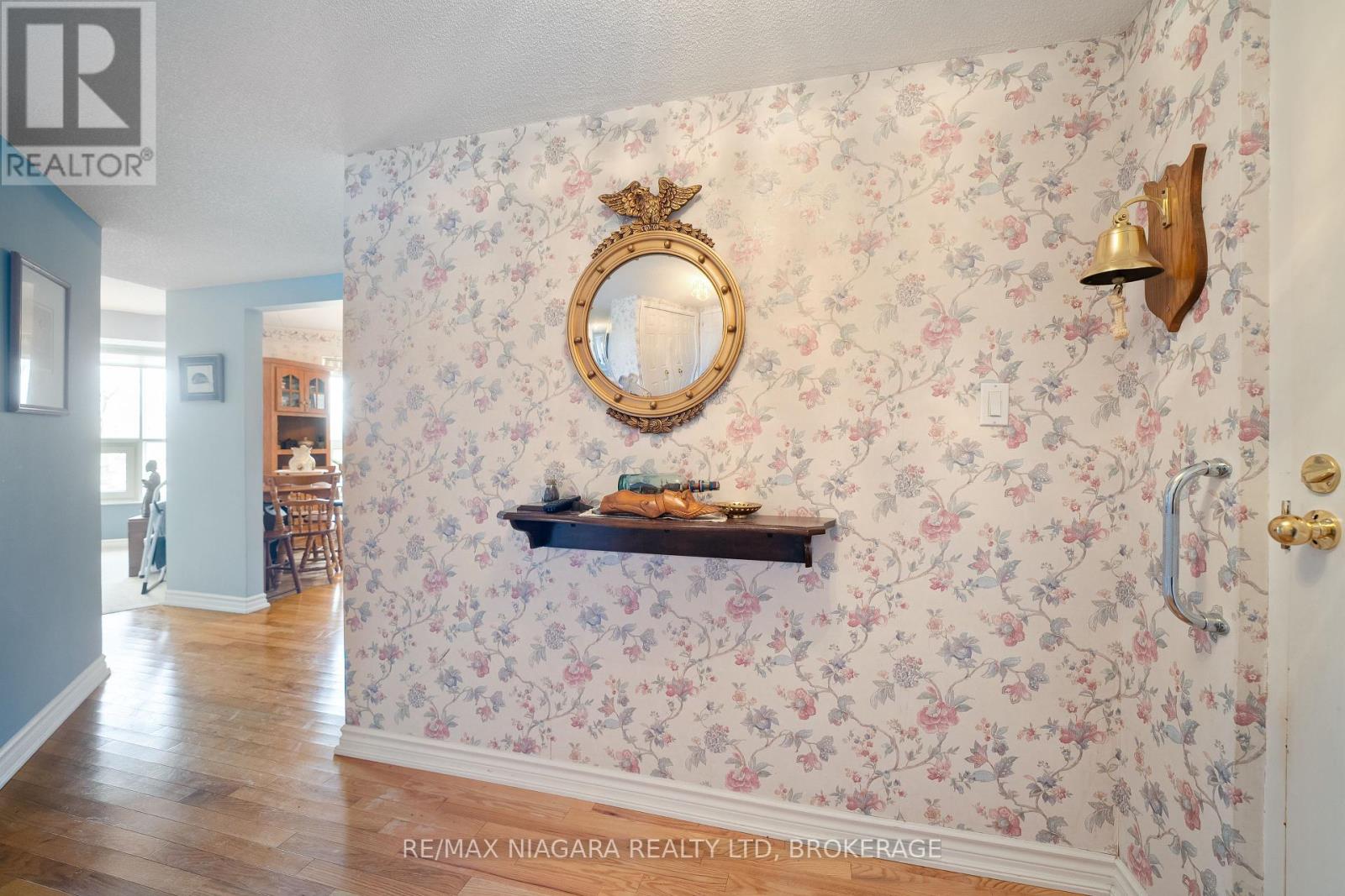 301 - 244 Lakeshore Road, St. Catharines, Ontario  L2M 1R6 - Photo 4 - X12426742