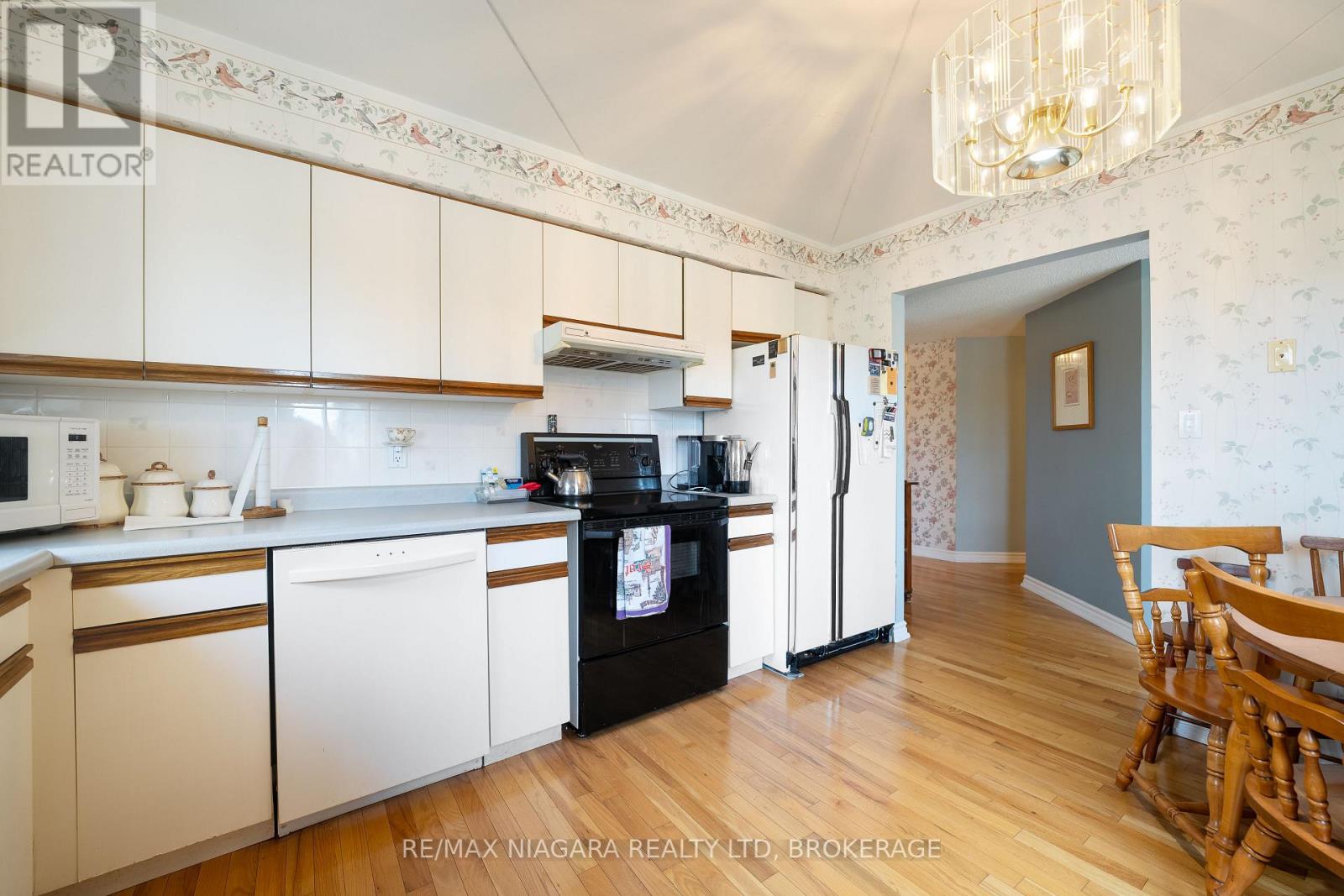 301 - 244 Lakeshore Road, St. Catharines, Ontario  L2M 1R6 - Photo 7 - X12426742