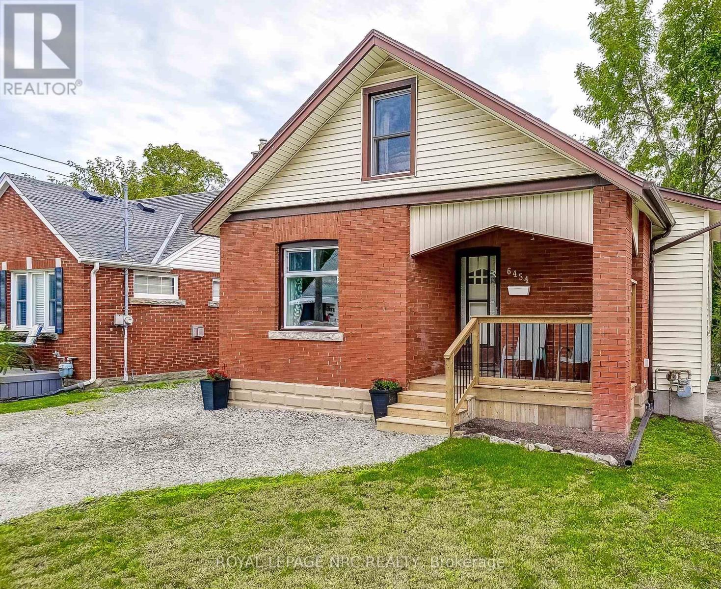 6454 Barker Street, Niagara Falls, Ontario  L2G 1Y7 - Photo 1 - X12426776