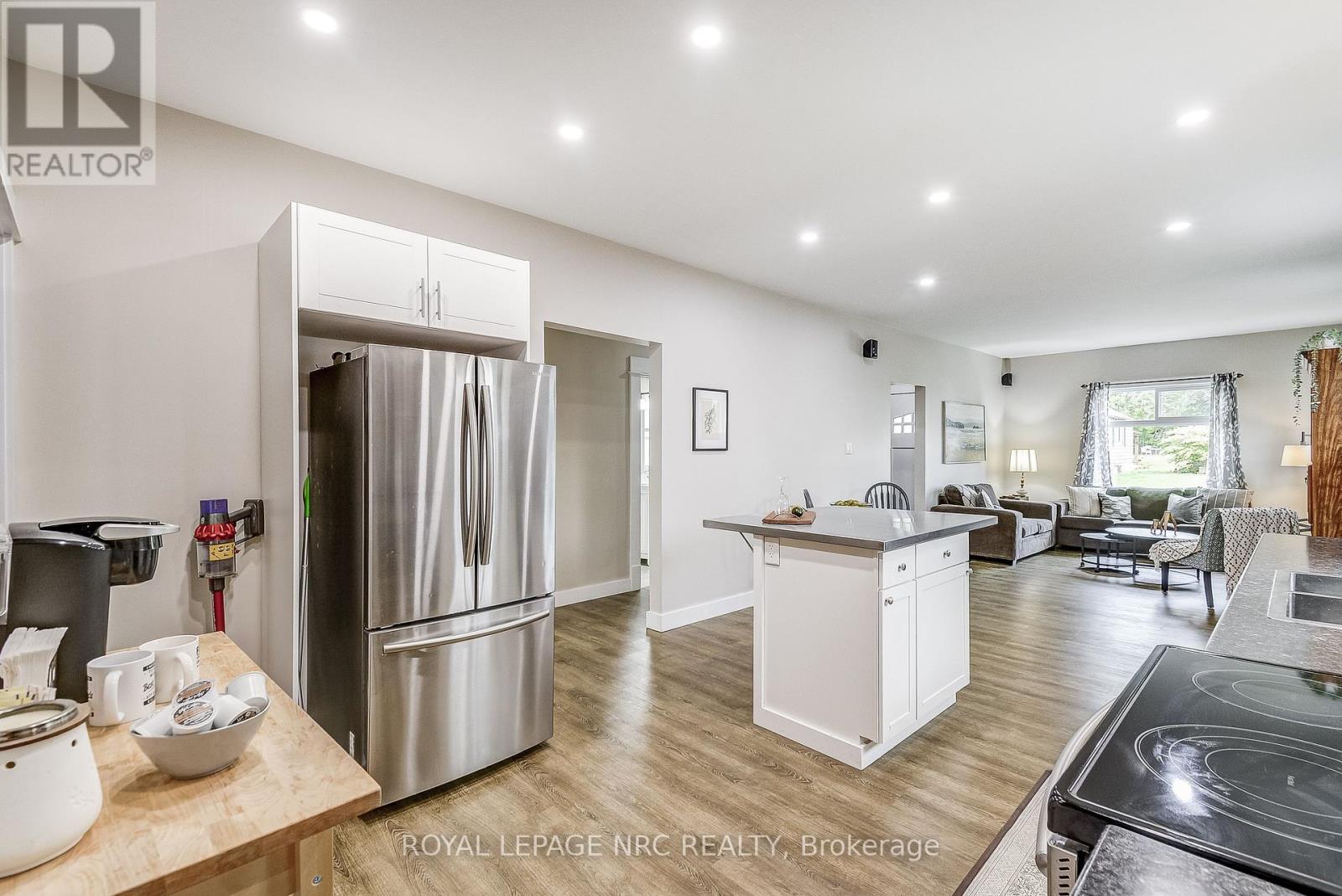 6454 Barker Street, Niagara Falls, Ontario  L2G 1Y7 - Photo 11 - X12426776