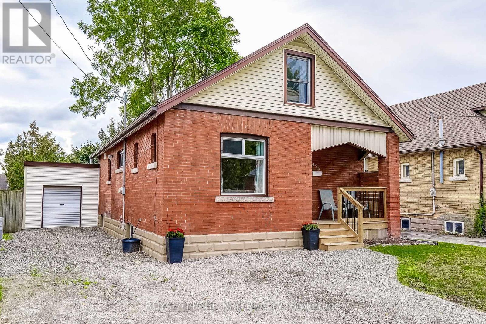 6454 Barker Street, Niagara Falls, Ontario  L2G 1Y7 - Photo 2 - X12426776