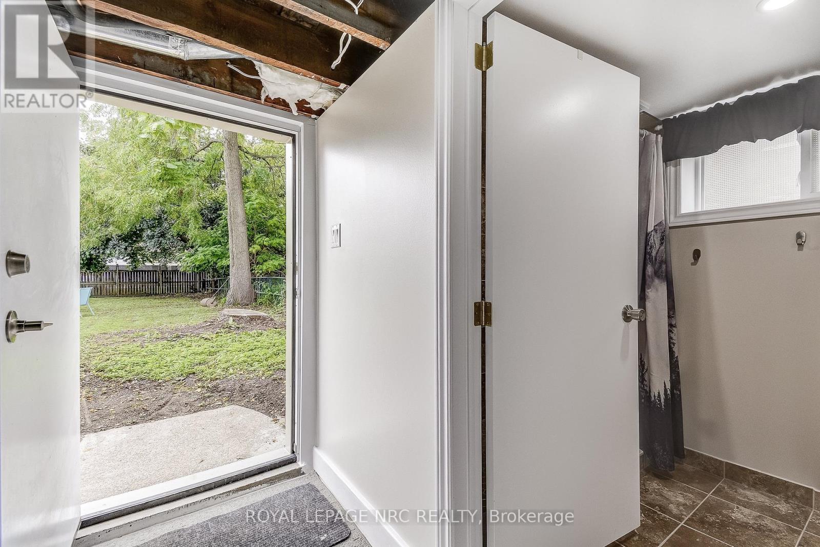 6454 Barker Street, Niagara Falls, Ontario  L2G 1Y7 - Photo 27 - X12426776
