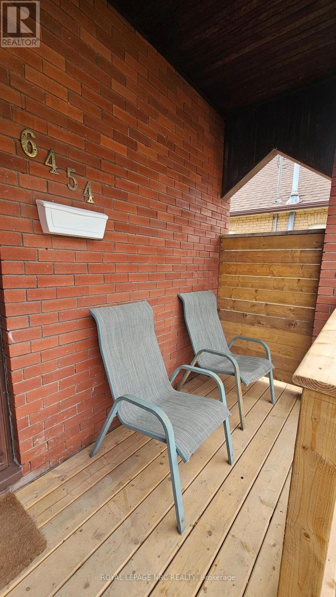 6454 Barker Street, Niagara Falls, Ontario  L2G 1Y7 - Photo 3 - X12426776