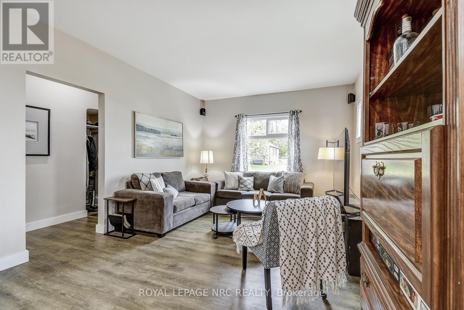 6454 Barker Street, Niagara Falls, Ontario  L2G 1Y7 - Photo 6 - X12426776