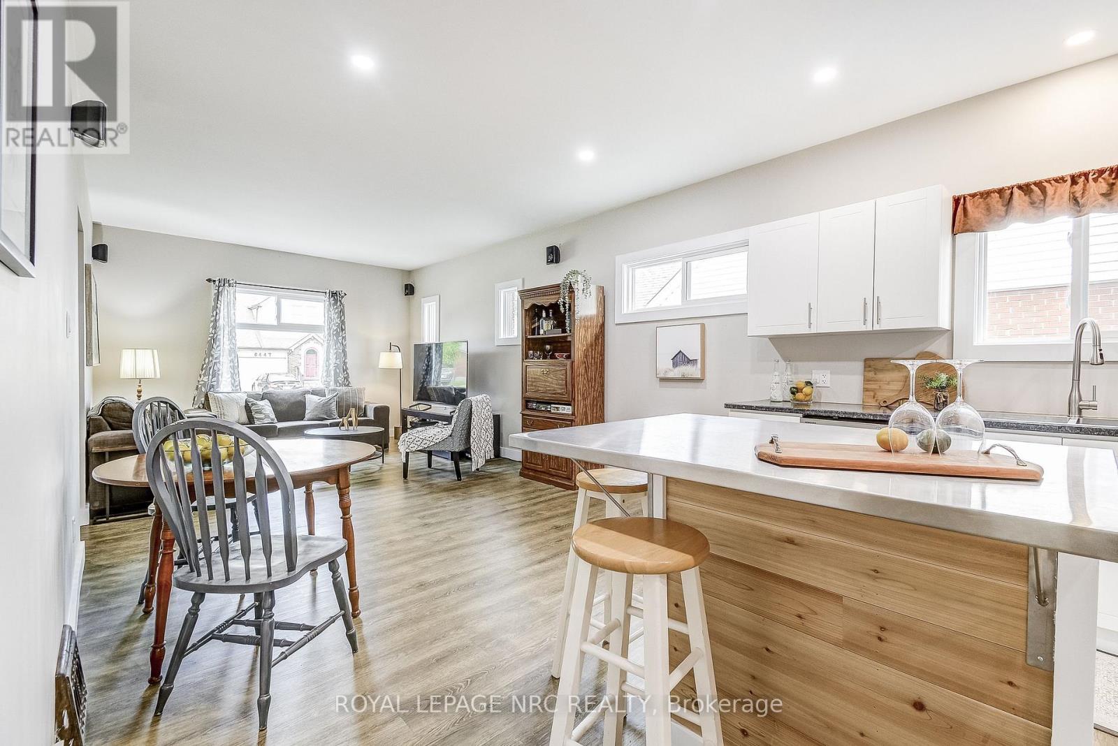 6454 Barker Street, Niagara Falls, Ontario  L2G 1Y7 - Photo 8 - X12426776