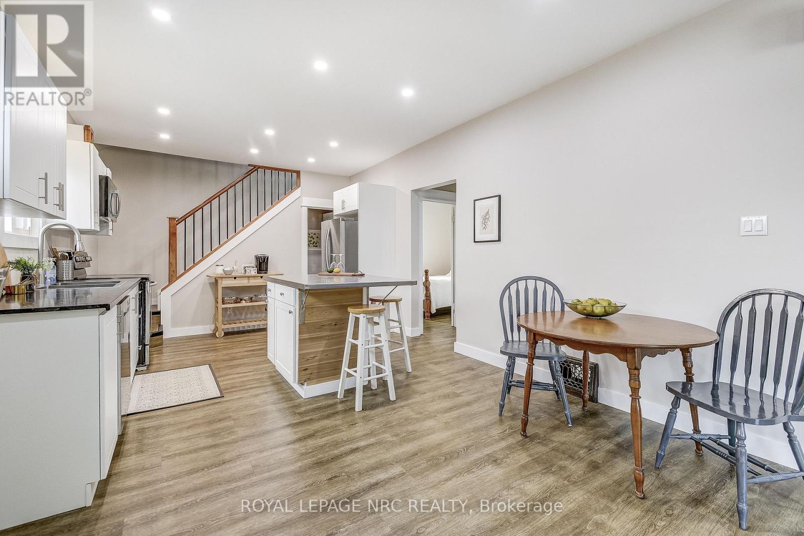 6454 Barker Street, Niagara Falls, Ontario  L2G 1Y7 - Photo 9 - X12426776