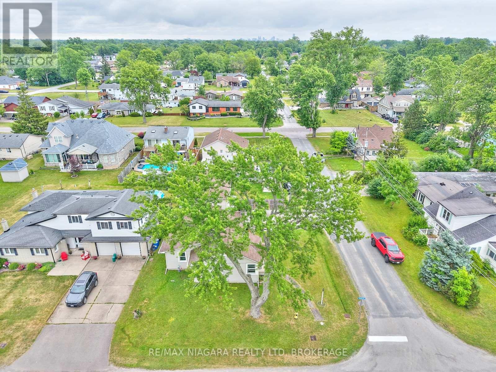 1444 Lakehurst Avenue, Fort Erie, Ontario  L2A 3A3 - Photo 38 - X12426831