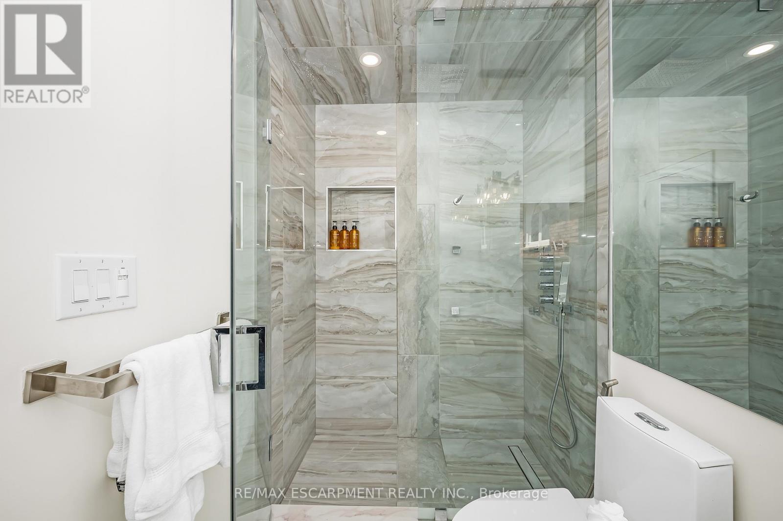 2728 Guilford Crescent, Oakville, Ontario  L6J 6Z8 - Photo 21 - W12426639