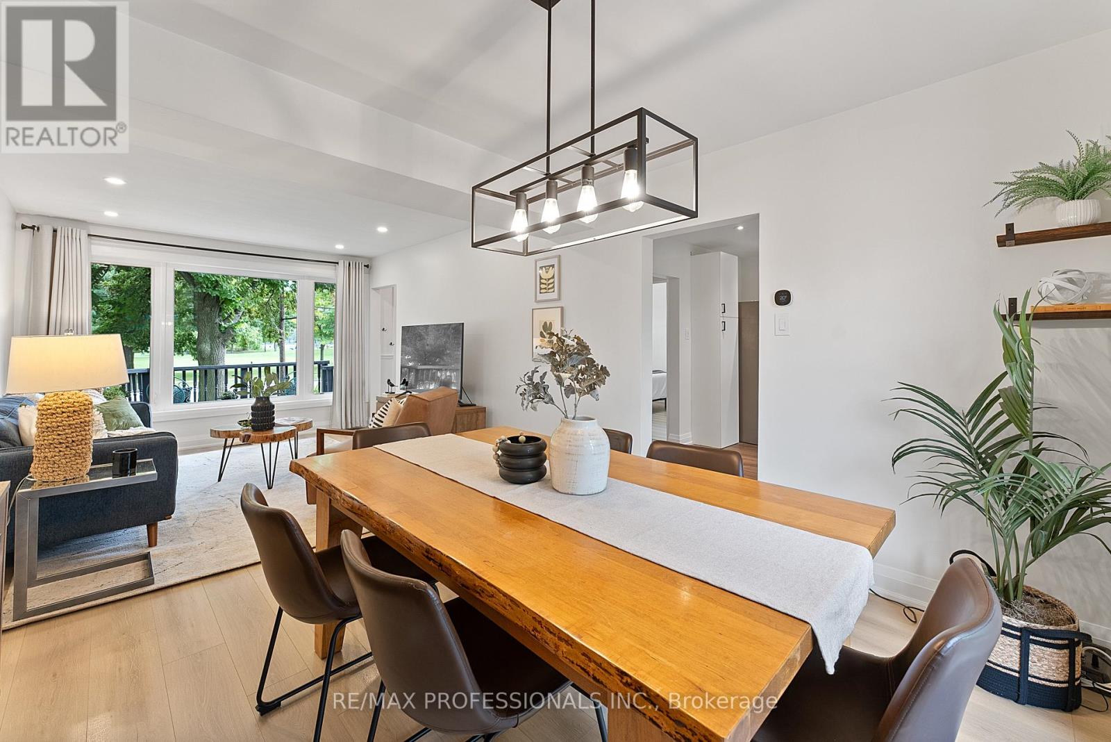 18 Lavington Drive, Toronto, Ontario  M9R 2G9 - Photo 11 - W12426640