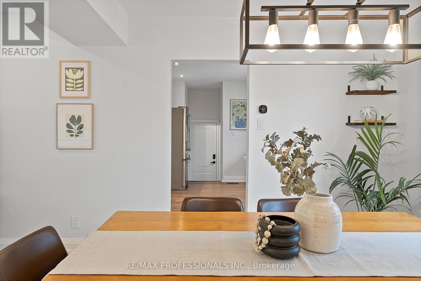 18 Lavington Drive, Toronto, Ontario  M9R 2G9 - Photo 15 - W12426640