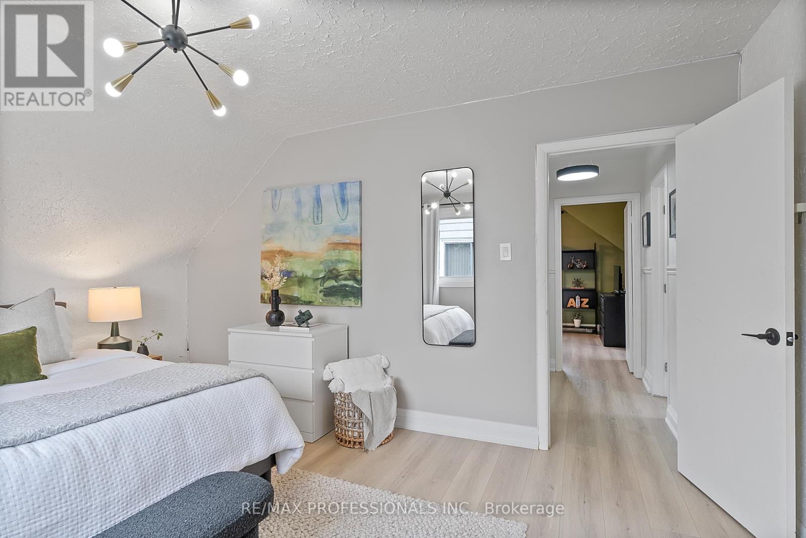 18 Lavington Drive, Toronto, Ontario  M9R 2G9 - Photo 30 - W12426640